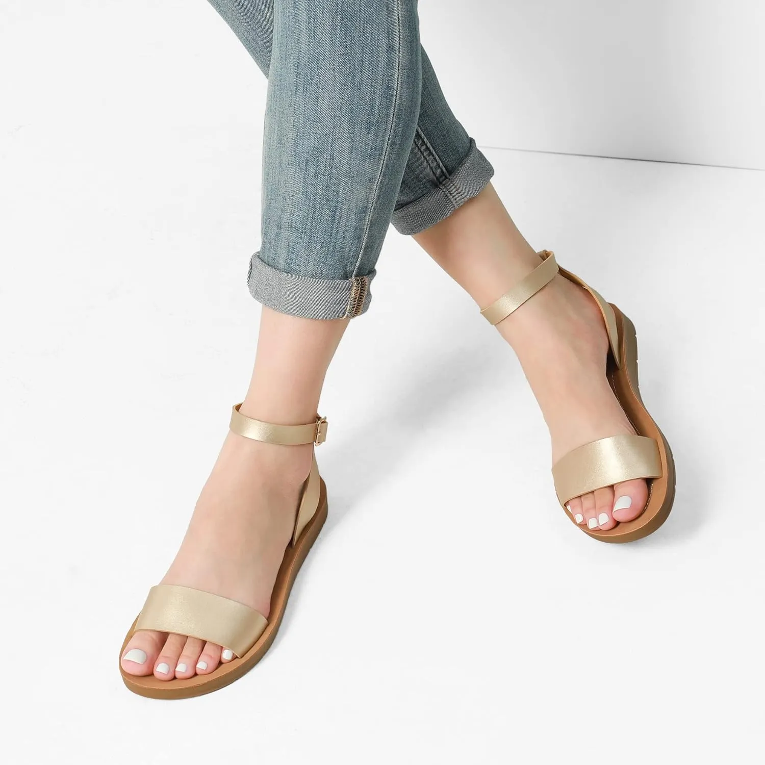 DREAM PAIRS Women’s One Band Ankle Strap Buckle Flat Sandals