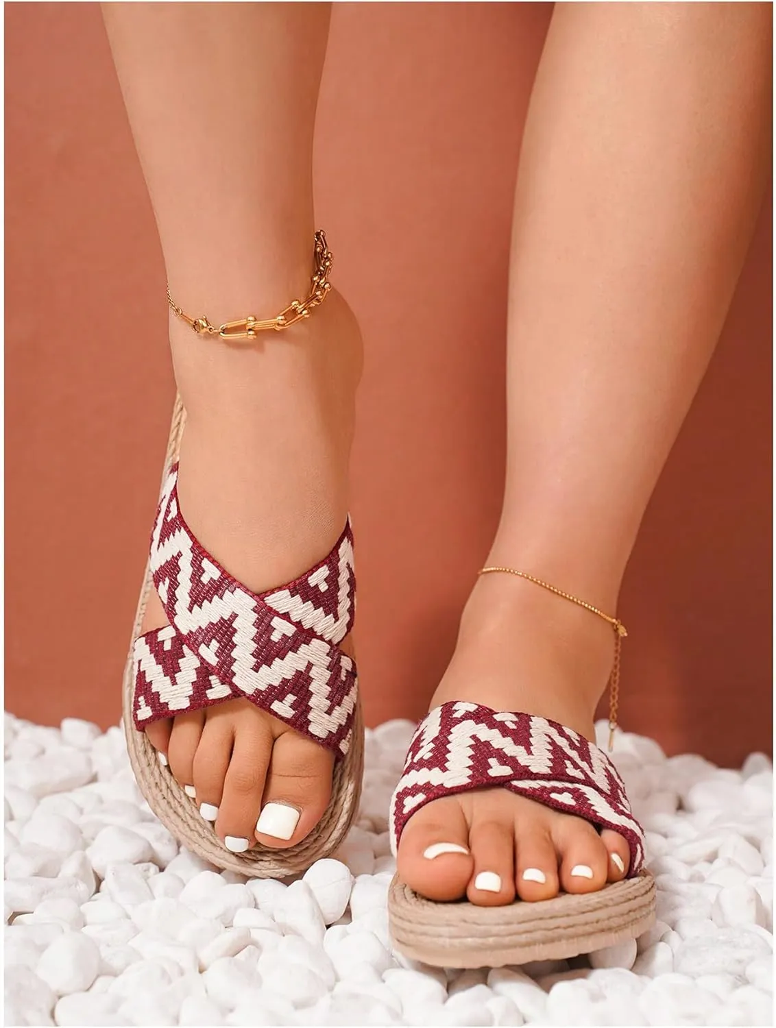 SweatyRocks Women's Criss Cross Strappy Flat Sandals Open Toe Geo Pattern Straw Slip on Slides