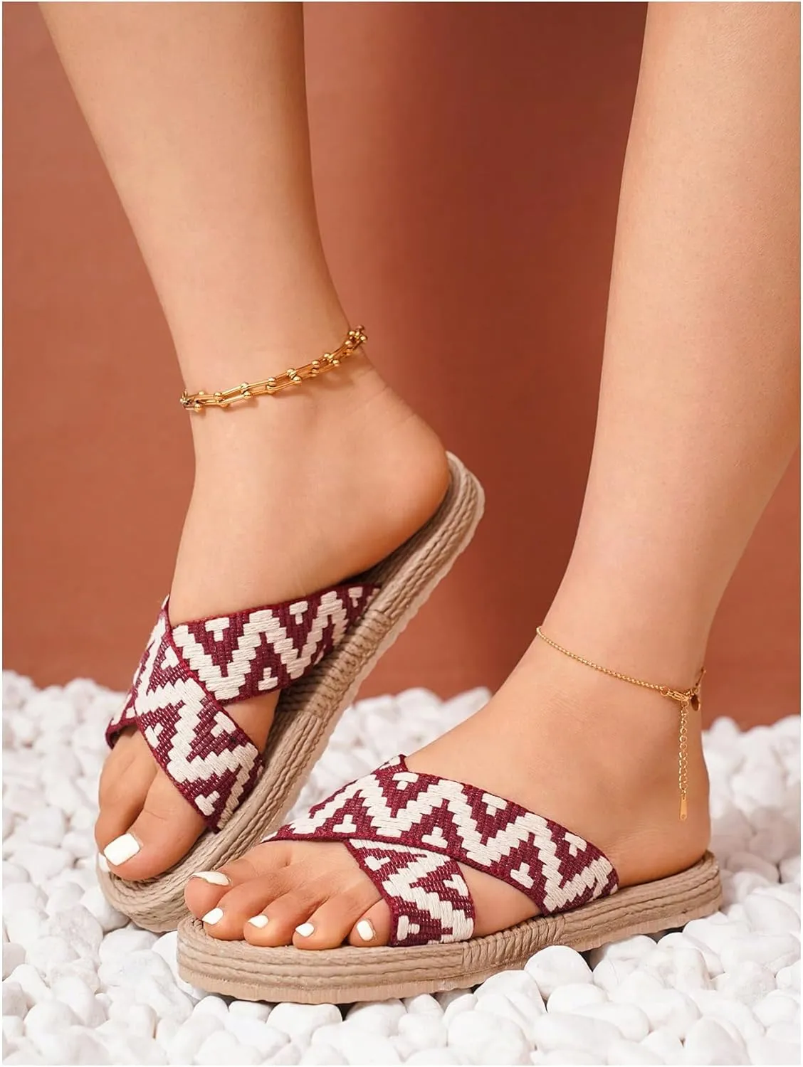SweatyRocks Women's Criss Cross Strappy Flat Sandals Open Toe Geo Pattern Straw Slip on Slides