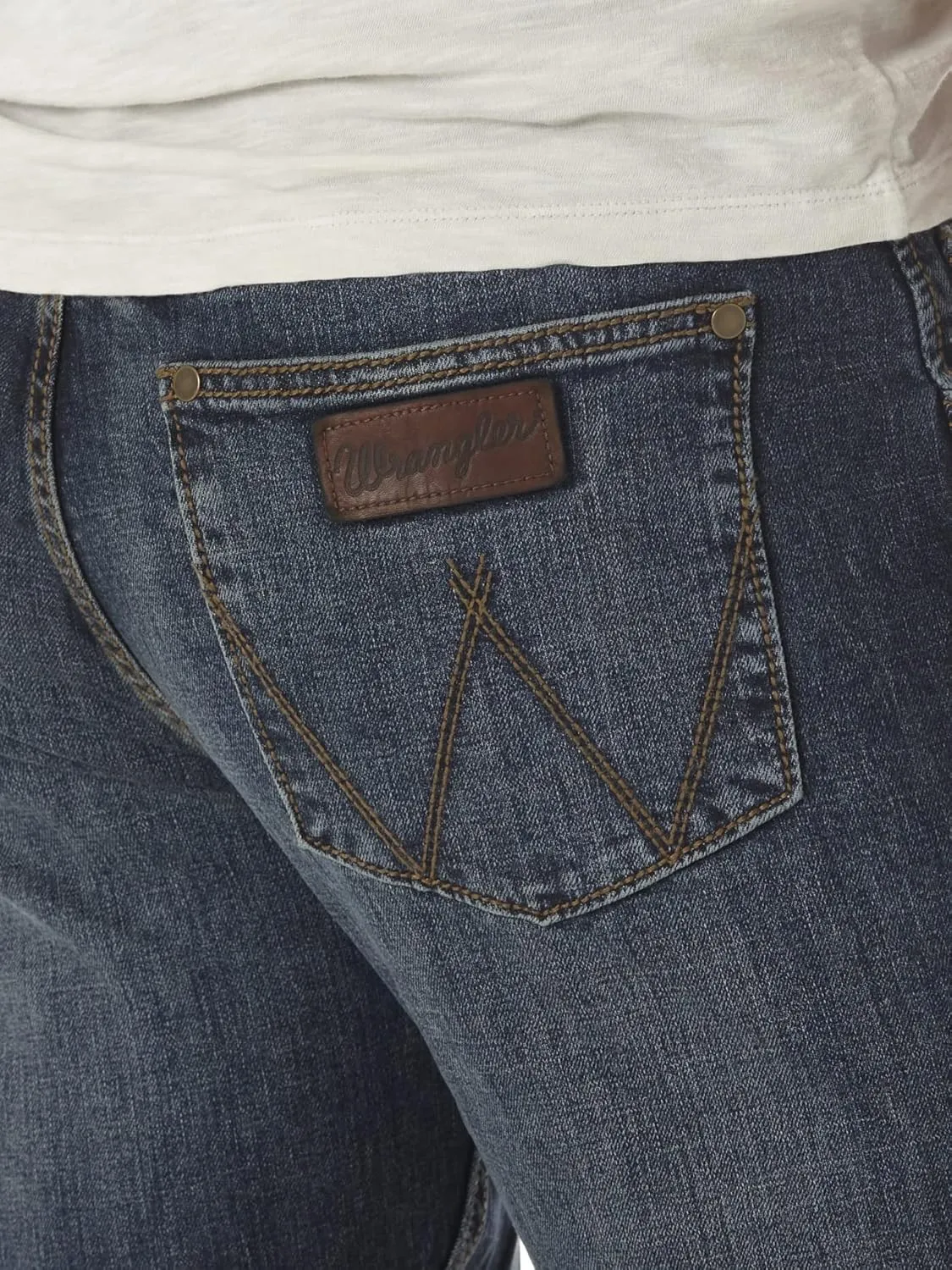 Wrangler Men's Retro Slim Fit Straight Leg Jeans